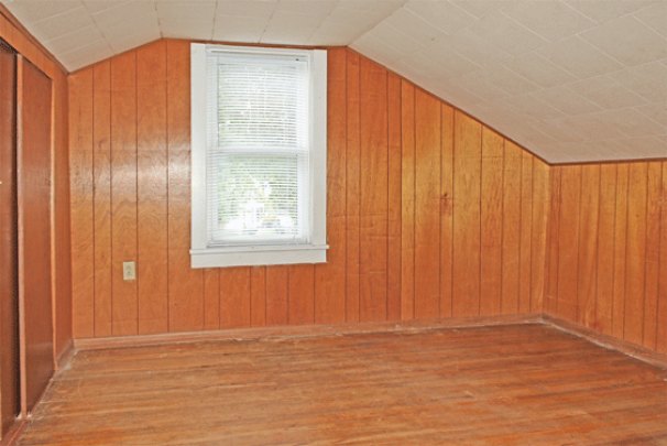 Bedroom 2 (2nd Floor)