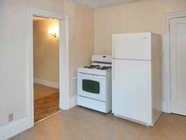 Kitchen Stove and Refrigerator