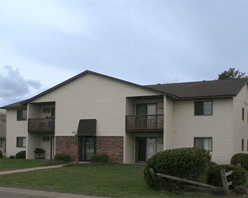 694 Dutchman Drive #8 Chippewa Falls