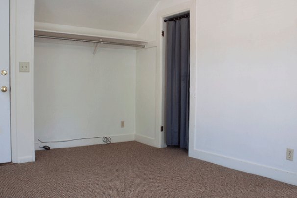 Living / Sleeping Room