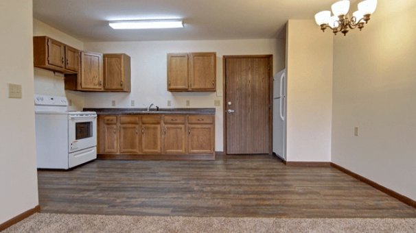 Kitchen & Dining