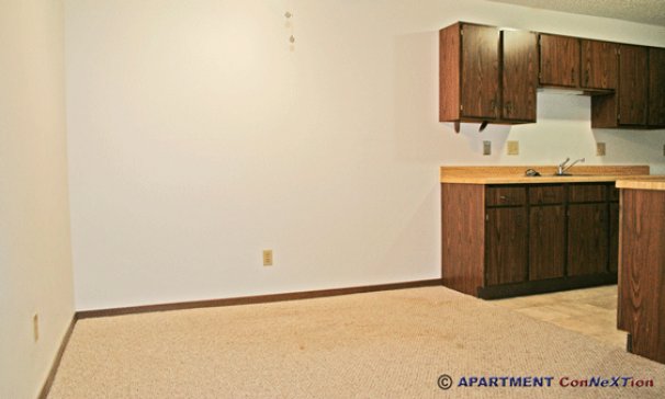 Dining Room & Kitchen