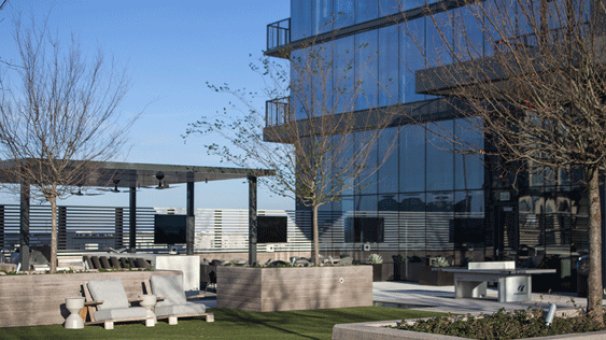 Eastline Apartments Outdoor Lounge