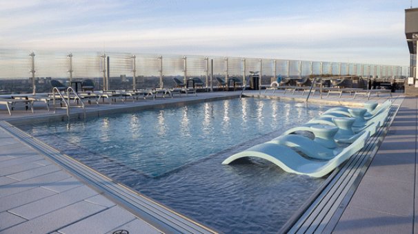 Eastline Apartments Swimming Pool