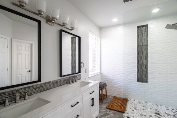 Primary Bedroom en suite Bathroom