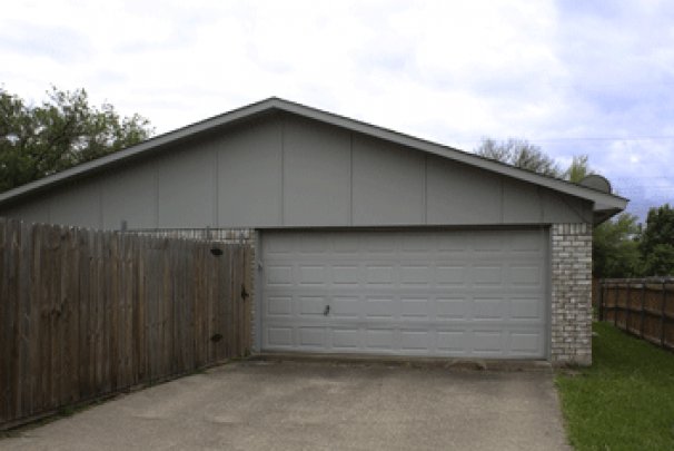 Exterior 2-Car Garage